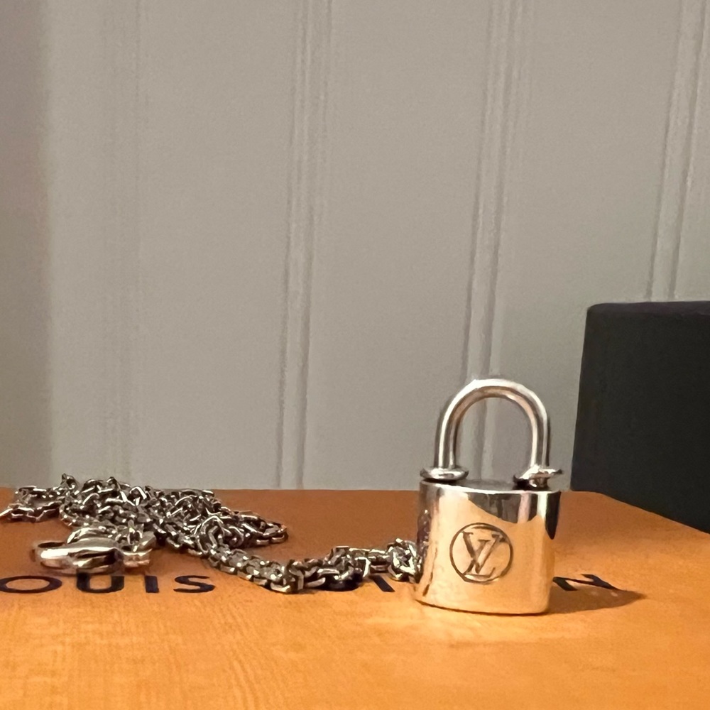 Authentic Louis Vuitton Sterling Silver Lockit Necklace w/ iconic LV Logo